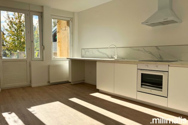 T2 rénové avec balcon – Montigny-lès-Metz, 1er étage