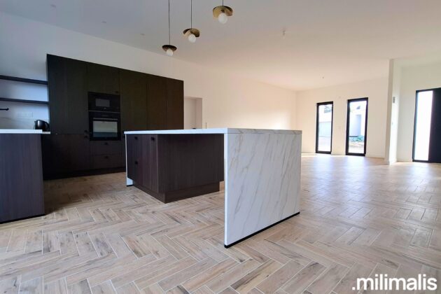 Montoy-Flanville : Plain-pied moderne, sous-sol complet, cadre recherché