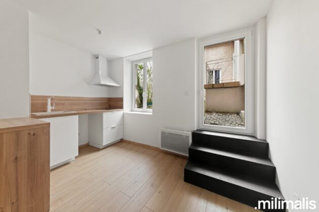 Studio rénové au rez-de-chaussée avec terrasse